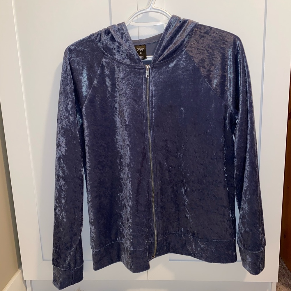 2/$30 ⚡️ - SWEATER | City Streets size medium